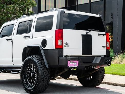 Used 2009 HUMMER H3 Alpha image 34