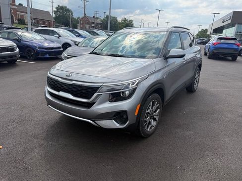 Used 2021 Kia Seltos EX AWD/4WD image 3