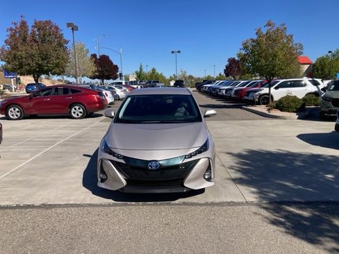 Used 2019 Toyota Prius Prime image 3