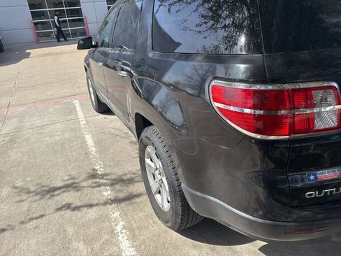 Used 2009 Saturn Outlook XE image 3