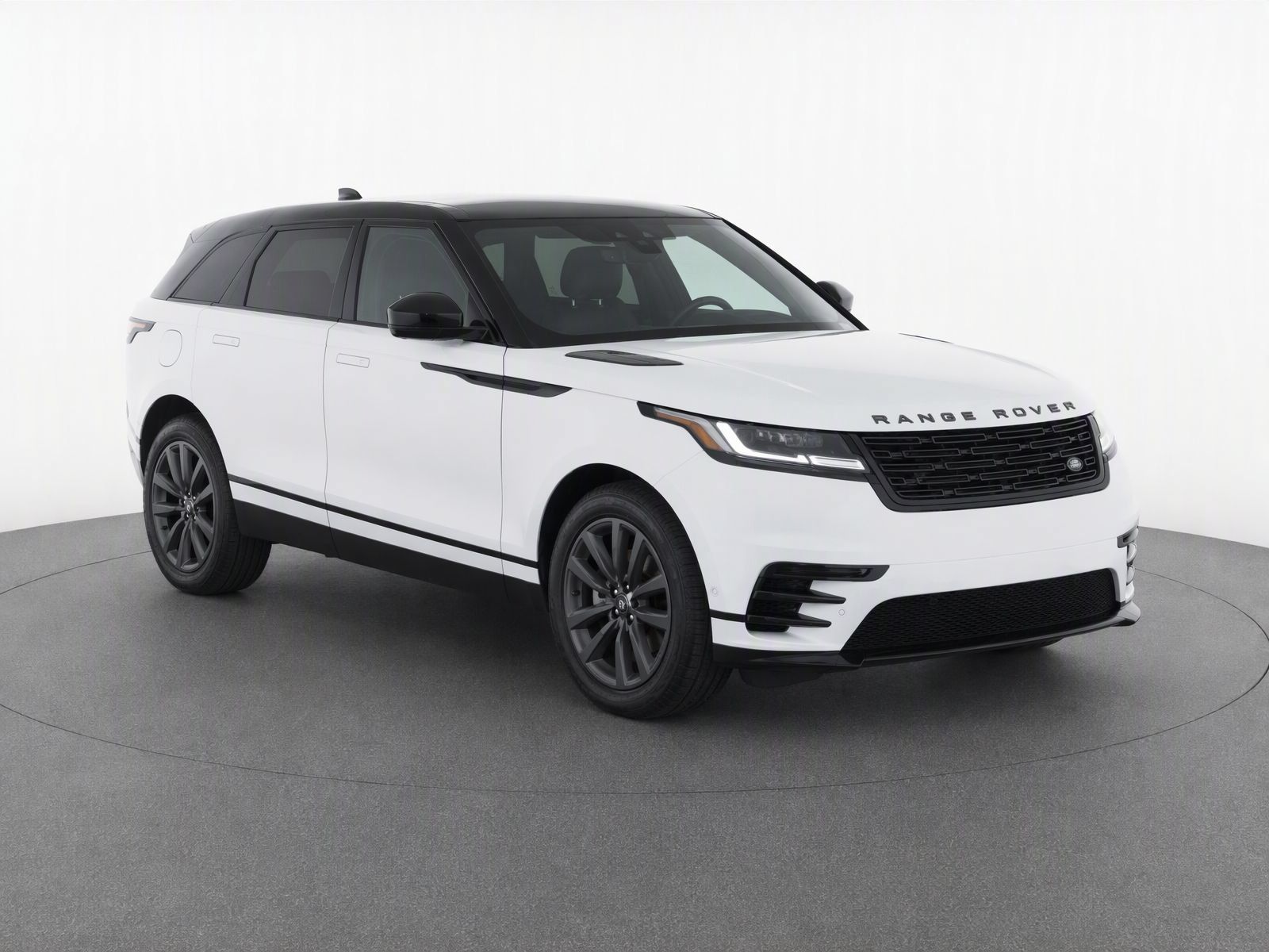 Used 2026 Land Rover Range Rover Velar Dynamic SE AWD/4WD image 2