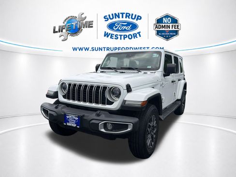 Used 2024 Jeep Wrangler Unlimited Sahara AWD/4WD image 10