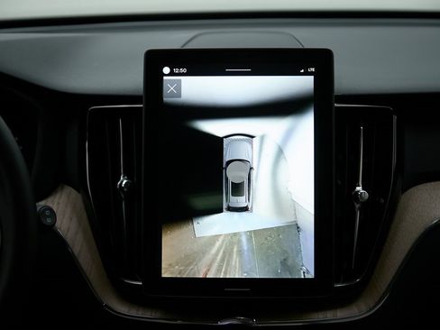 New 2026 Volvo XC60 B5 Plus w/ Protection Package Premier image 28