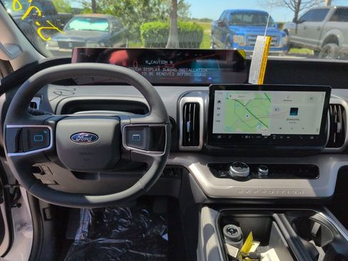 New 2026 Ford Expedition Active image 20