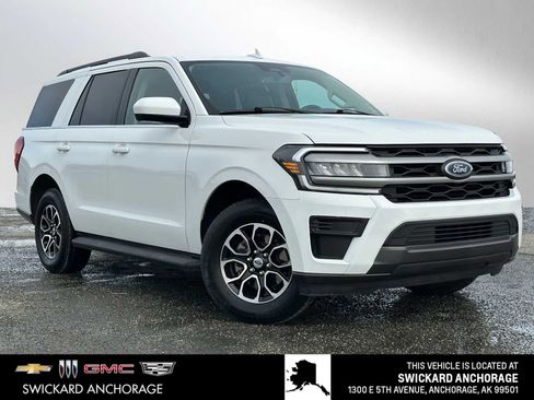 Used 2024 Ford Expedition XLT AWD/4WD image 1