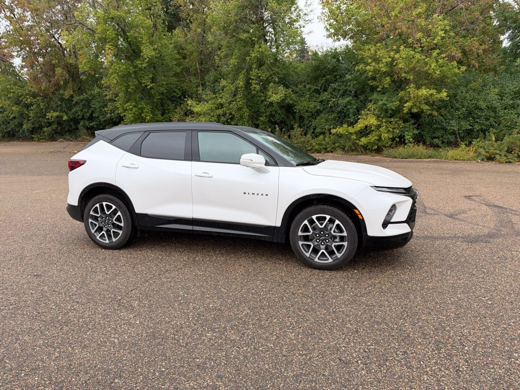 Used 2025 Chevrolet Blazer RS w/ Driver Confidence II Package AWD/4WD image 14