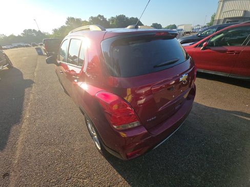 Used 2022 Chevrolet Trax LT w/ LT Convenience Package FWD image 7