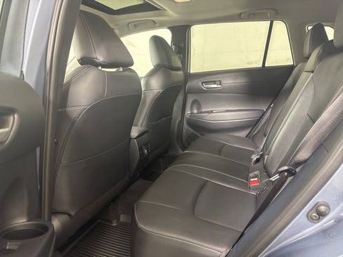 Used 2023 Toyota Corolla Cross XLE image 12