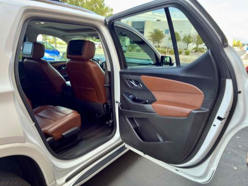Used 2018 Chevrolet Traverse High Country w/ LPO, 'HIT The Road' Package AWD/4WD image 43