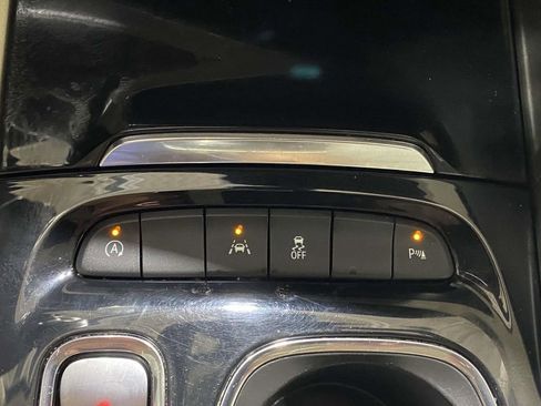 Used 2022 Buick Envision Preferred FWD image 31