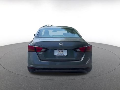 Used 2025 Nissan Altima 2.5 SV FWD image 12
