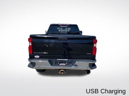 Used 2022 Chevrolet Silverado 2500 LTZ AWD/4WD image 3