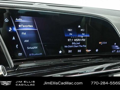 Used 2022 Cadillac Escalade Sport w/ LPO, Illumination Package image 15