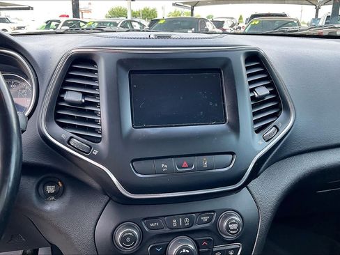 Used 2021 Jeep Cherokee Latitude Plus FWD image 29