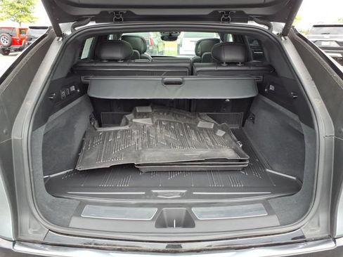 Used 2025 Cadillac Lyriq Luxury w/ LPO, Floor Liner Package AWD/4WD image 19