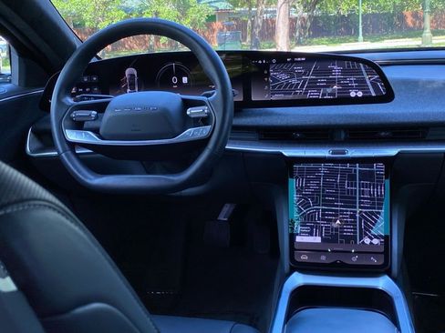 Used 2024 Lucid Air Pure RWD image 14