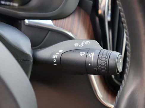 Used 2021 Volvo XC60 T5 Inscription w/ Advanced Package image 34