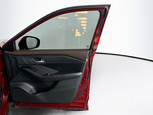 Used 2022 Nissan Rogue SL image 34