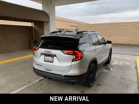 Certified 2020 GMC Terrain SLT w/ Preferred Package FWD image 4