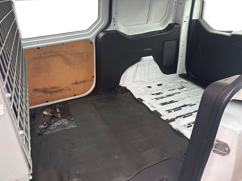 Used 2014 Ford Transit Connect XLT image 10