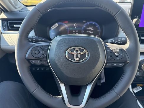 New 2025 Toyota RAV4 Limited image 15