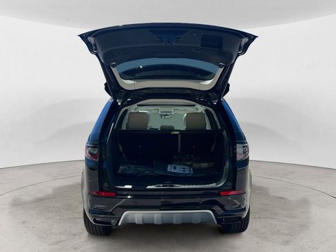 New 2024 Land Rover Discovery Sport S image 30