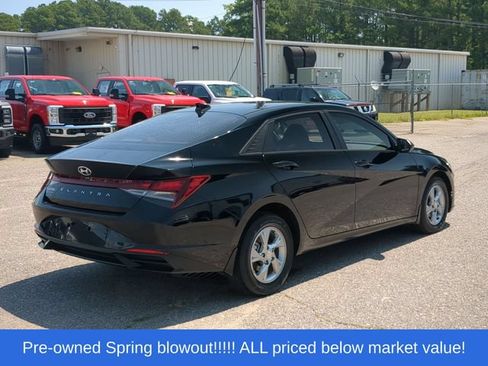Used 2023 Hyundai Elantra SE FWD image 13