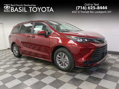 New 2025 Toyota Sienna LE