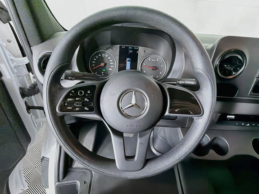 Used 2024 Mercedes-Benz Sprinter 2500 image 11