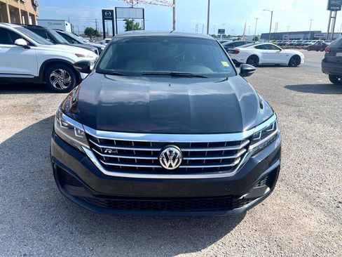 Used 2022 Volkswagen Passat 2.0T R-Line image 3