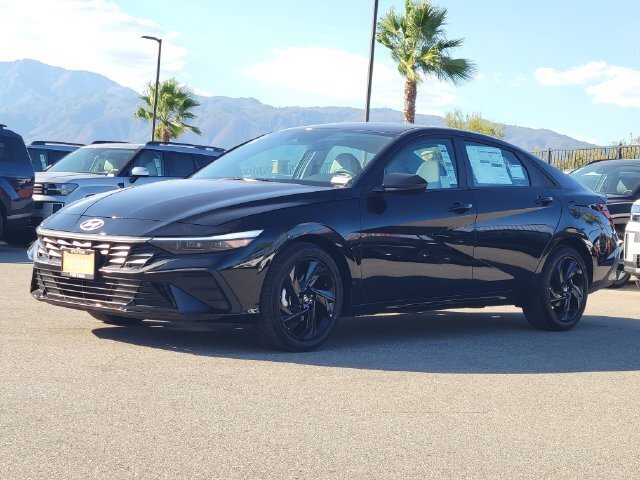 New 2026 Hyundai Elantra SEL Sport FWD image 2