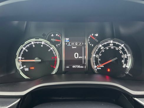 Used 2020 Toyota 4Runner TRD Off-Road Premium w/ Moonroof Package AWD/4WD image 19