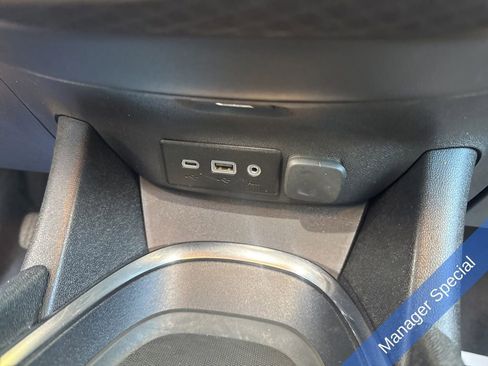 Used 2024 Chevrolet Malibu LT image 24