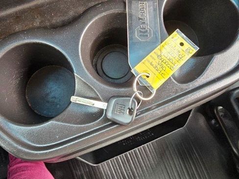 Used 2017 Chevrolet Express 2500 RWD image 17