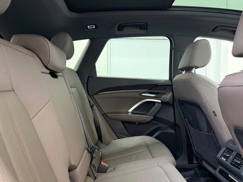 Certified 2025 Audi Q5 Premium w/ Convenience Package AWD/4WD image 8
