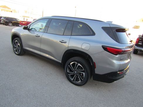 Used 2025 Buick Enclave Sport Touring AWD/4WD image 5