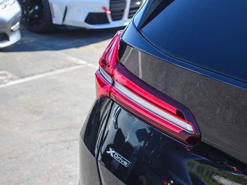 Used 2025 BMW X3 xDrive30i w/ Convenience Package image 7