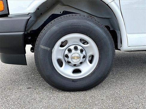New 2025 Chevrolet Express 2500 Extended w/ Enhanced Convenience Package image 7