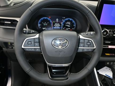 New 2026 Toyota Highlander Platinum AWD/4WD image 5