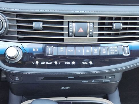 Used 2022 Lexus LS 500 image 22