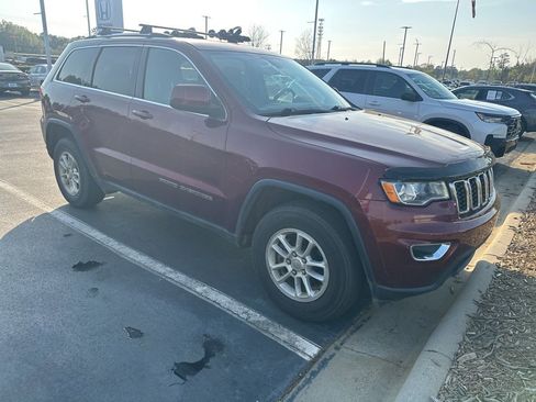 Used 2019 Jeep Grand Cherokee Laredo w/ Security & Convenience Group image 3