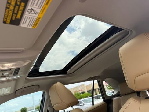 Used 2025 Toyota RAV4 XLE Premium image 15