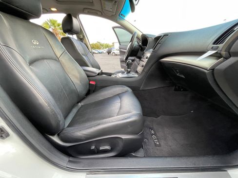 Used 2011 INFINITI G37 w/ Sport Appearance Package image 25