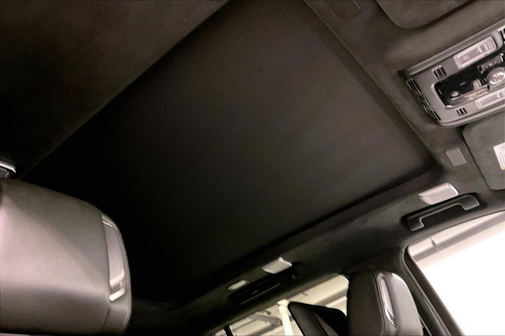 Used 2025 Cadillac Escalade Sport Platinum w/ LPO, Floor Liner Package AWD/4WD image 21