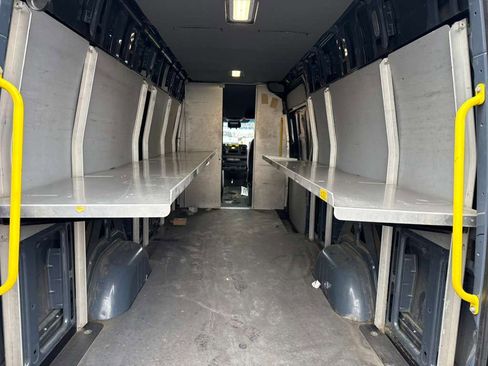 Used 2019 Mercedes-Benz Sprinter 170 image 39