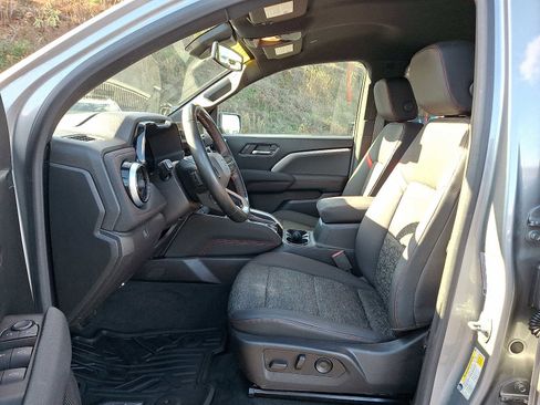 Used 2023 Chevrolet Colorado Z71 w/ Z71 Convenience Package 2 image 15