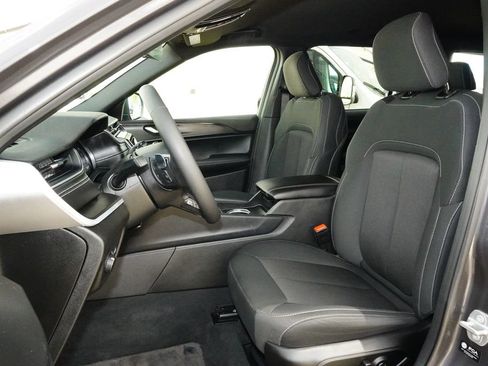 Used 2025 Jeep Grand Cherokee L Laredo AWD/4WD image 26