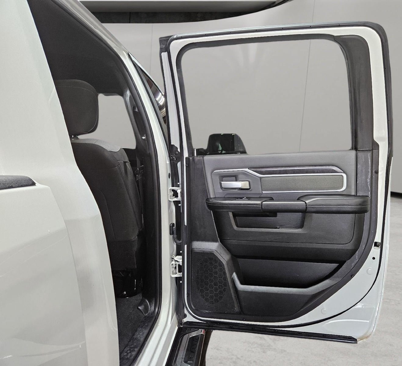 Used 2022 RAM 2500 Big Horn AWD/4WD image 21