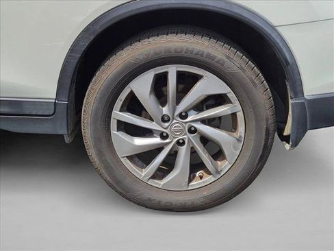 Used 2015 Nissan Rogue SL w/ SL Premium Package FWD image 14