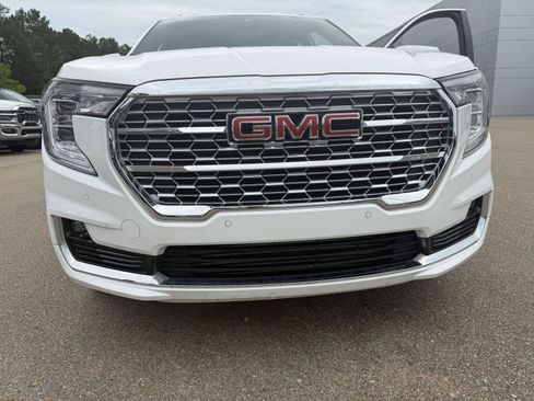 Used 2024 GMC Terrain Denali AWD/4WD image 22